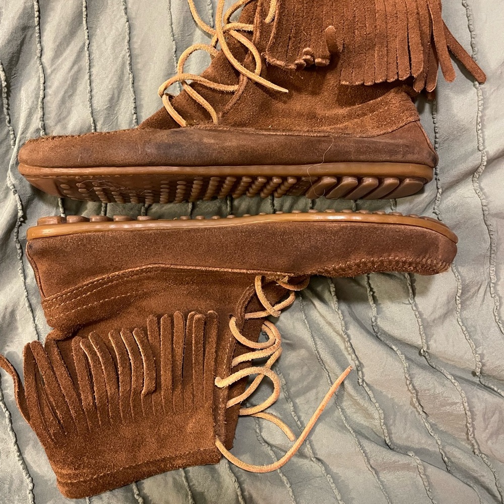Fringed Brown Suede Lace-Up Moccasin Booties-Minnetonka-Size 8